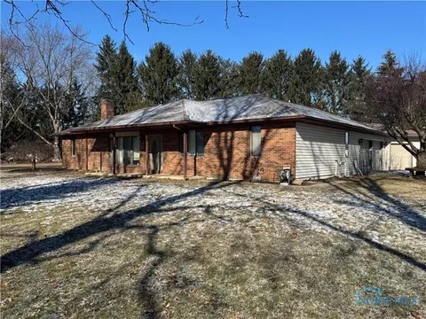 101 Meadow Ln, Bryan, OH 43506 photo 2