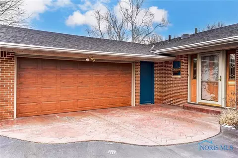 3608 Rose Acres Dr, Toledo, OH 43615