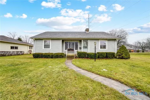 1427 Brookside Dr, Findlay, OH 45840