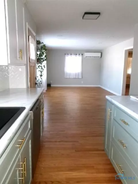 1864 E Main St, Ottawa, OH 45875 photo 5