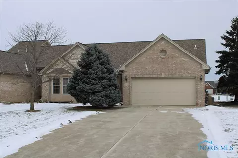 1418 Turnberry Ct, Bowling Green, OH 43402
