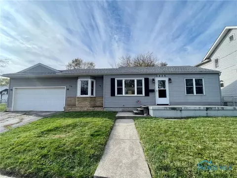 1436 Toul Ave, Oregon, OH 43616