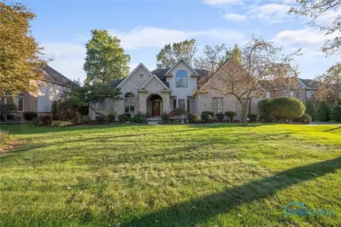 8749 Willow Pond Blvd, Sylvania, OH 43560