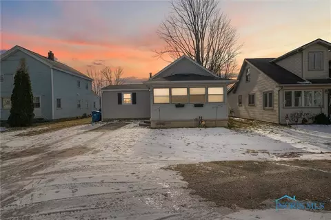 24419 W 3rd St, Grand Rapids, OH 43522