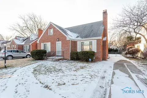 4117 Elmhurst Rd, Toledo, OH 43613