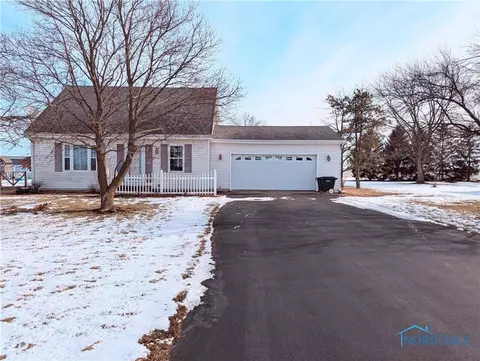 12914 Huffman Rd, Bowling Green, OH 43402