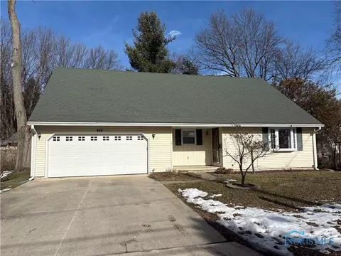 824 Wallace Ave, Bowling Green, OH 43402