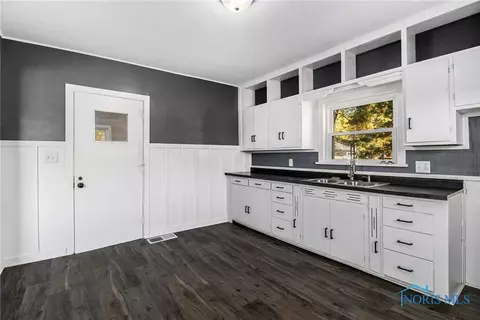 407 Middle St, Archbold, OH 43502 photo 7