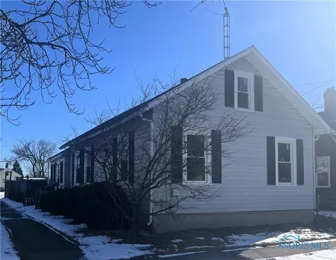 1402 Clinton St, Sandusky, OH 44870