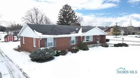 723 W Madison St, Gibsonburg, OH 43431