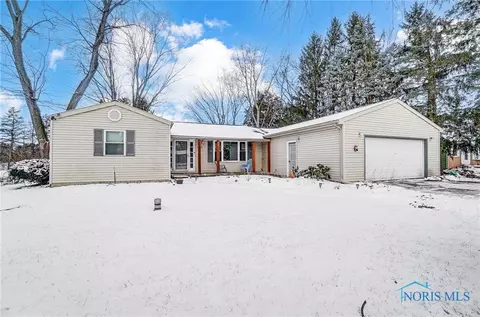 18409 Brim Rd, Bowling Green, OH 43402