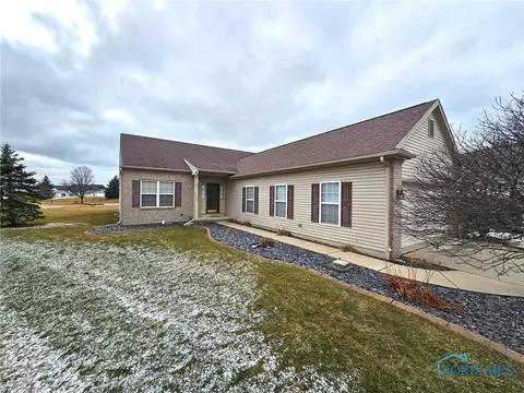 7365 Captain Harbour Ct, Maumee, OH 43537