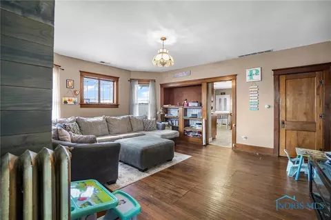 124 E Main St, Vanlue, OH 45890 photo 6