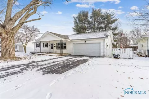 2001 Westview Dr, Findlay, OH 45840