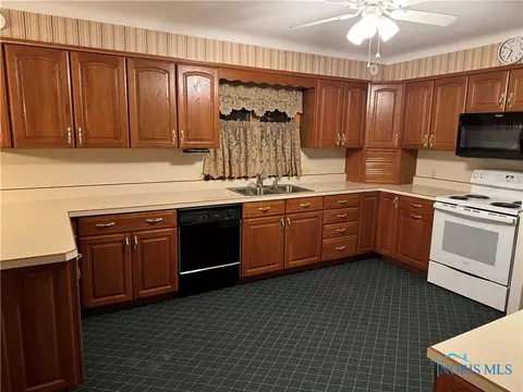 520 N Ash St, Deshler, OH 43516 photo 7