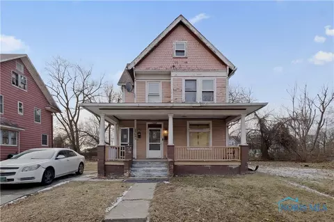 2369 Maplewood Ave, Toledo, OH 43620