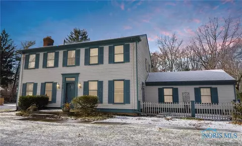 735 Kumler Dr, Maumee, OH 43537