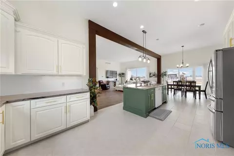 1221 Apache Dr, Wauseon, OH 43567 photo 8