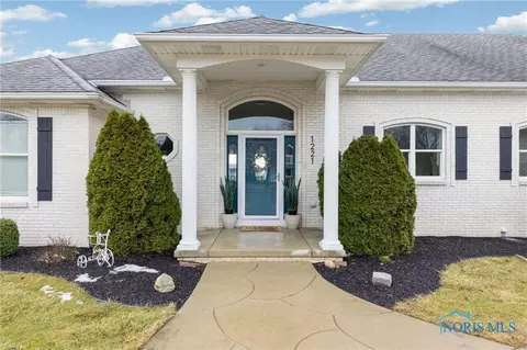1221 Apache Dr, Wauseon, OH 43567 photo 2