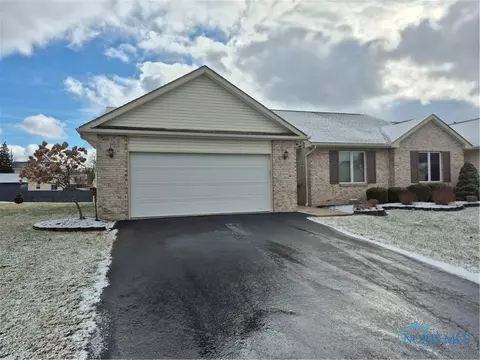 2313 Villa West Dr, Findlay, OH 45840