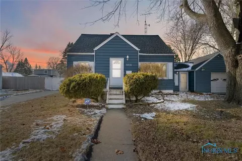 5831 Adelaide Dr, Toledo, OH 43613