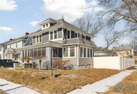 2402 Charlestown Ave, Toledo, OH 43613