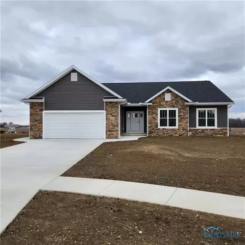 9223 Hiegel Dr, Findlay, OH 45840