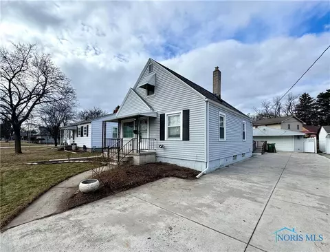 907 Seventh St, Maumee, OH 43537