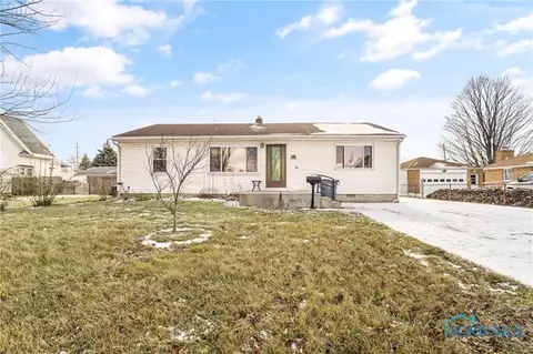 2650 Northvale Dr, Oregon, OH 43616