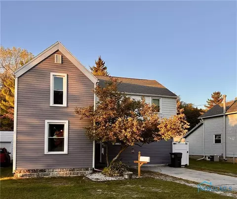 662 W Stevenson St, Gibsonburg, OH 43431