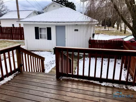 201 E 10th St, Genoa, OH 43430 photo 3