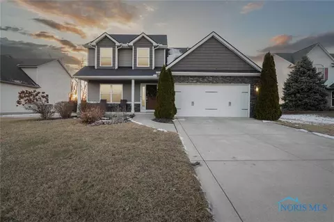 107 Hidden Village Ln, Holland, OH 43528