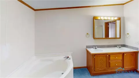 2220 Redbud Ln, Delta, OH 43515 photo 25