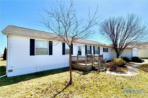 2220 Redbud Ln, Delta, OH 43515