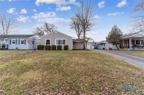 121 Springbrook Dr, Findlay, OH 45840 photo 2
