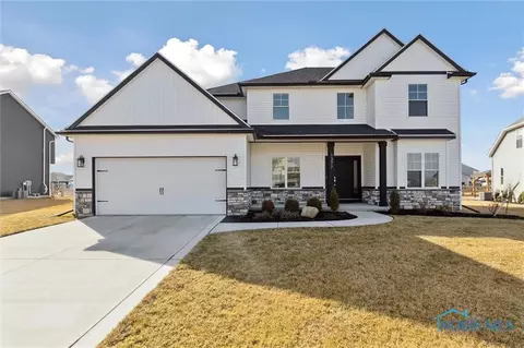 1377 Roberts Cir, Waterville, OH 43566