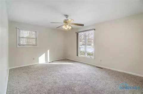 105 Oak Meadows Dr, Bryan, OH 43506 photo 23