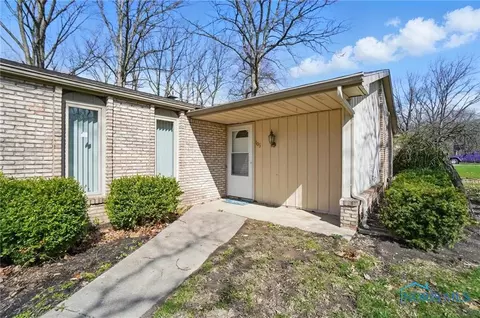 105 Oak Meadows Dr, Bryan, OH 43506 photo 3