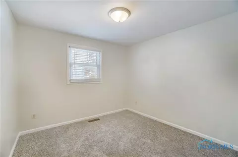 105 Oak Meadows Dr, Bryan, OH 43506 photo 28