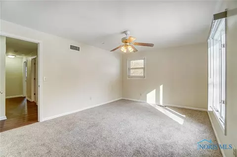 105 Oak Meadows Dr, Bryan, OH 43506 photo 25