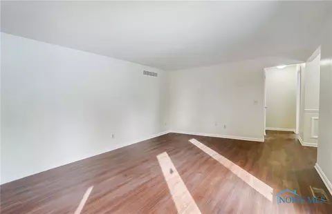 105 Oak Meadows Dr, Bryan, OH 43506 photo 12
