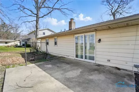 105 Oak Meadows Dr, Bryan, OH 43506 photo 37
