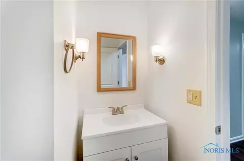 105 Oak Meadows Dr, Bryan, OH 43506 photo 31