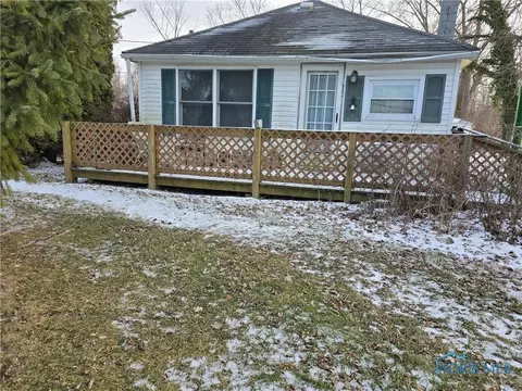 1950 E State Rd, Port Clinton, OH 43452