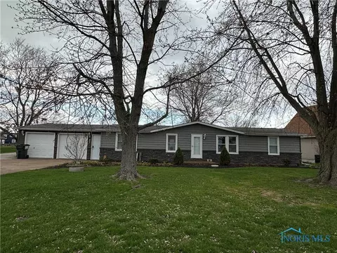 3085 E Canal Rd, Port Clinton, OH 43452