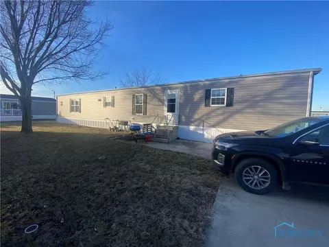 930 E Broadway #135, North Baltimore, OH 45872