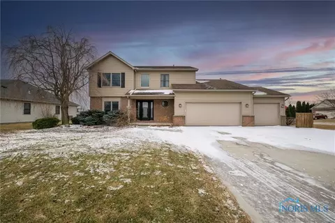 5915 Cherokee Ave, Walbridge, OH 43465