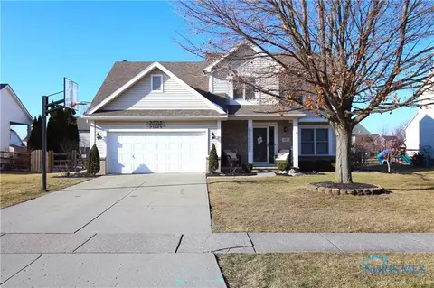 745 Streamview Dr, Perrysburg, OH 43551