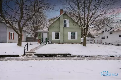 111 Harrison Ave, Swanton, OH 43558