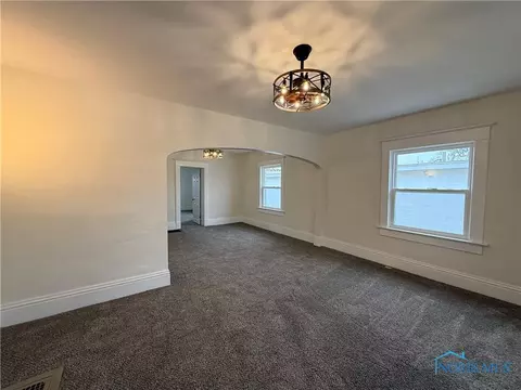 111 E Main St, Oak Harbor, OH 43449 photo 5
